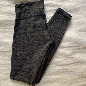 Grey Patterned Lululemon Leggings (size 4)